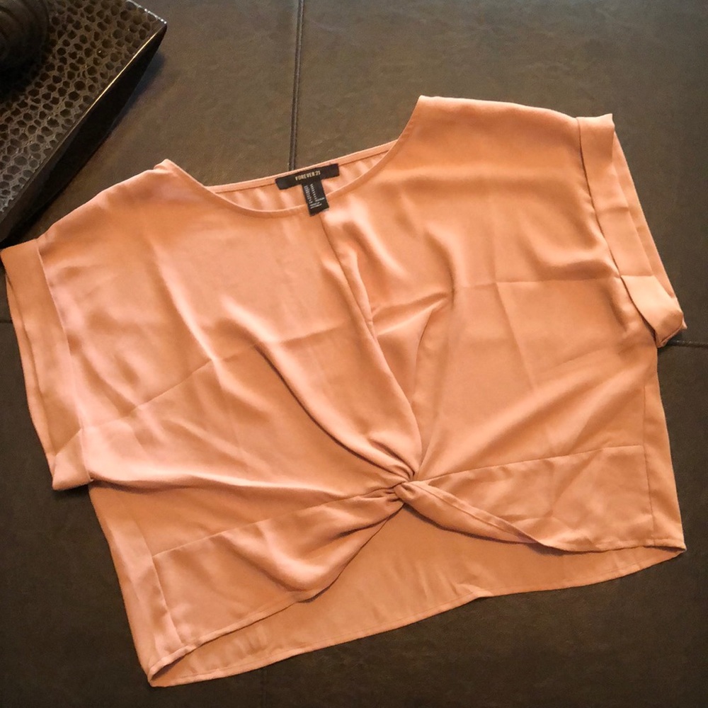 🥰🥰Cute, lightweight crop top🥰🥰